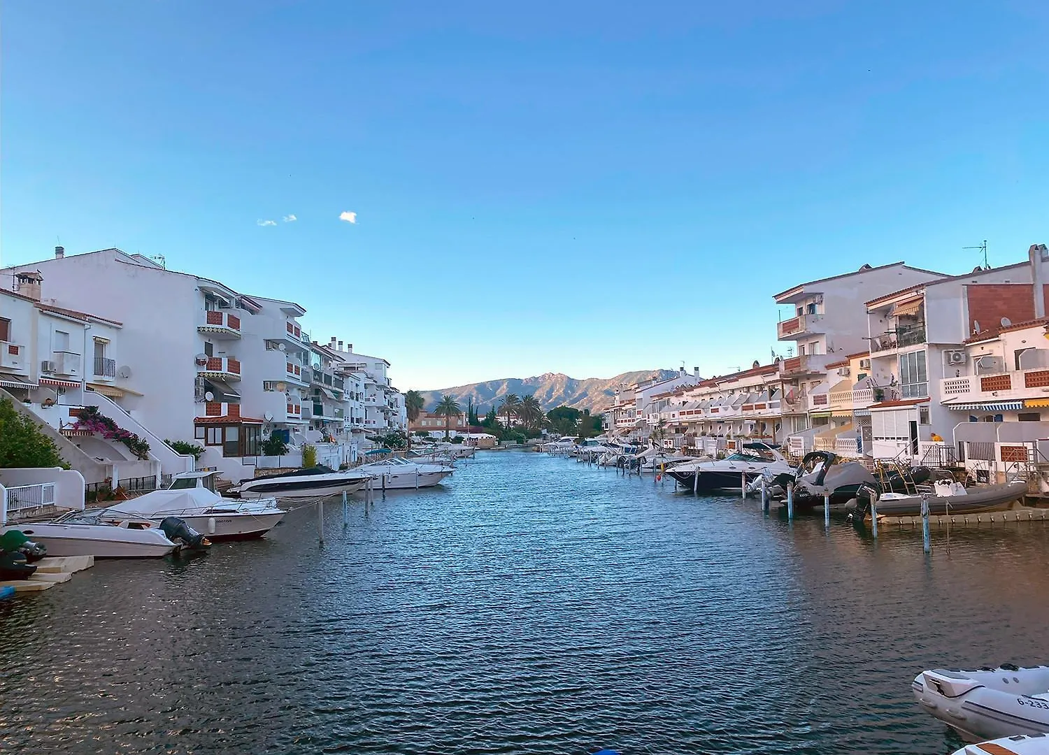 Porto Fino - Apartamento Vista Al Canal Y Reformad Empuriabrava Apartmán