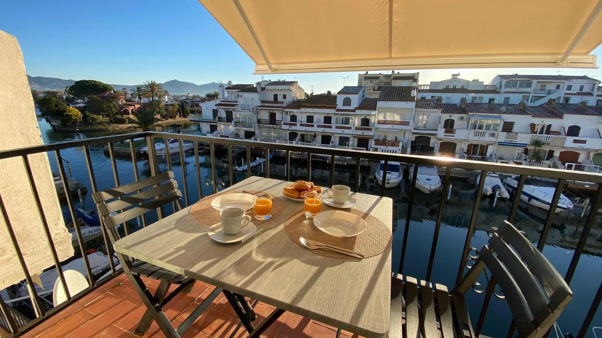 Porto Fino - Apartamento Vista Al Canal Y Reformad Empuriabrava